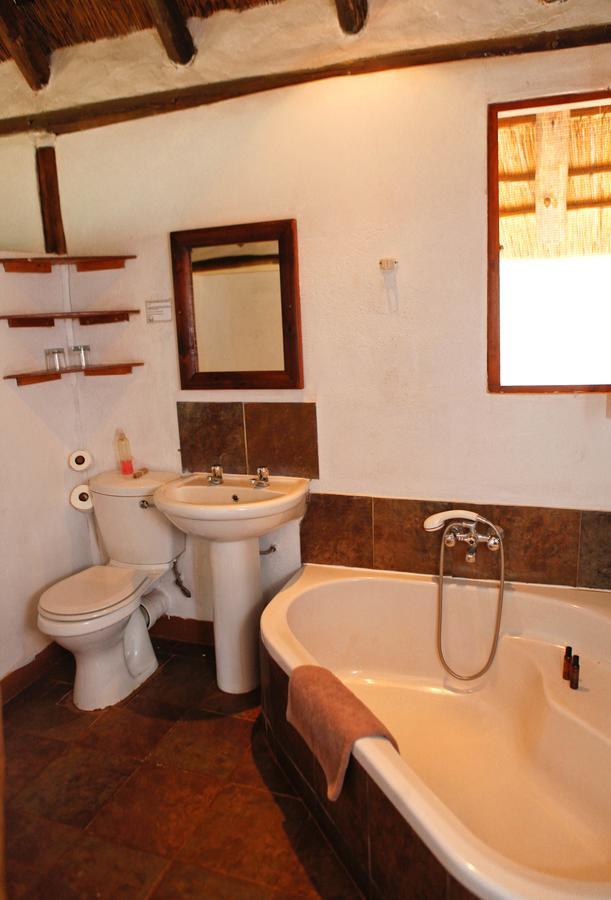 Nkwazi Lake Lodge Pongola Esterno foto