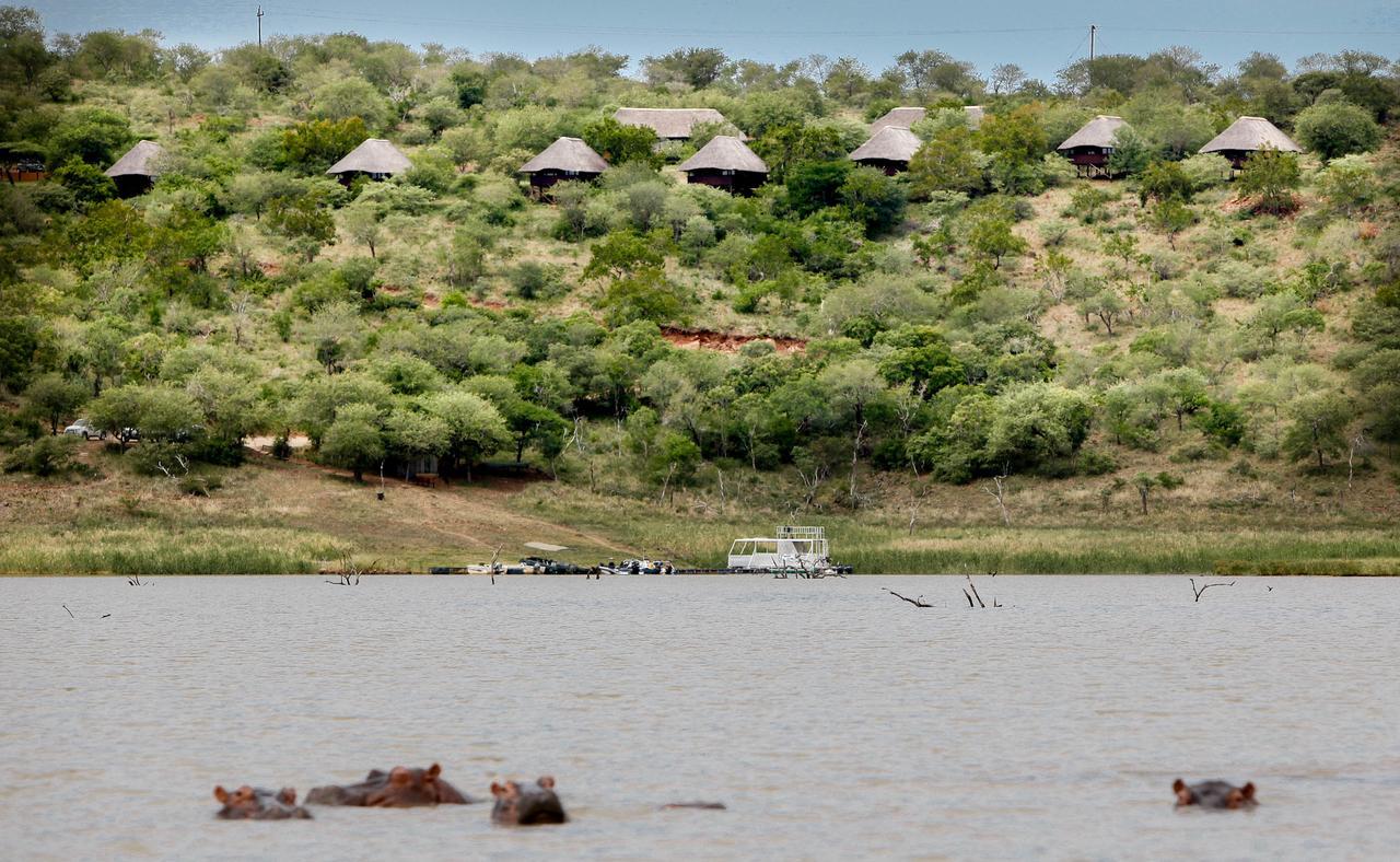Nkwazi Lake Lodge Pongola Esterno foto